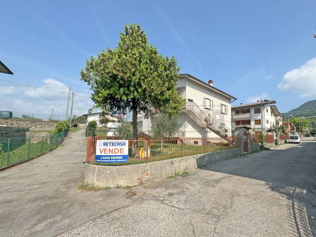 Appartamento a Cornedo vicentino in via iv novembre, 7 - Foto 3