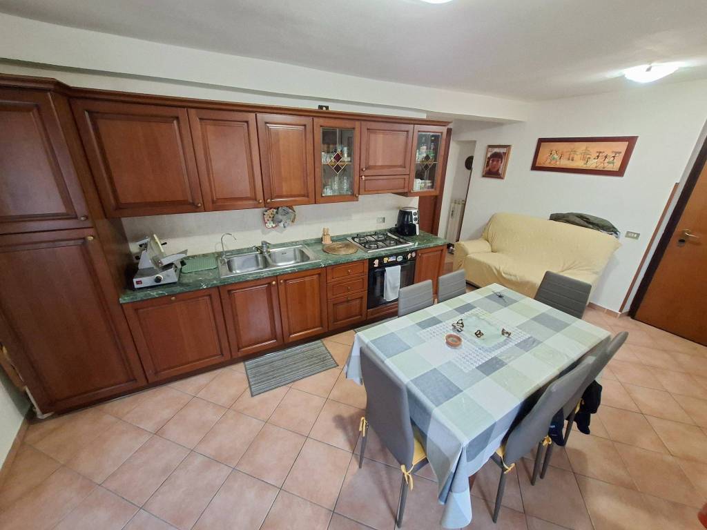 Appartamento a Lurate caccivio in Via Regina Margherita - Foto 3