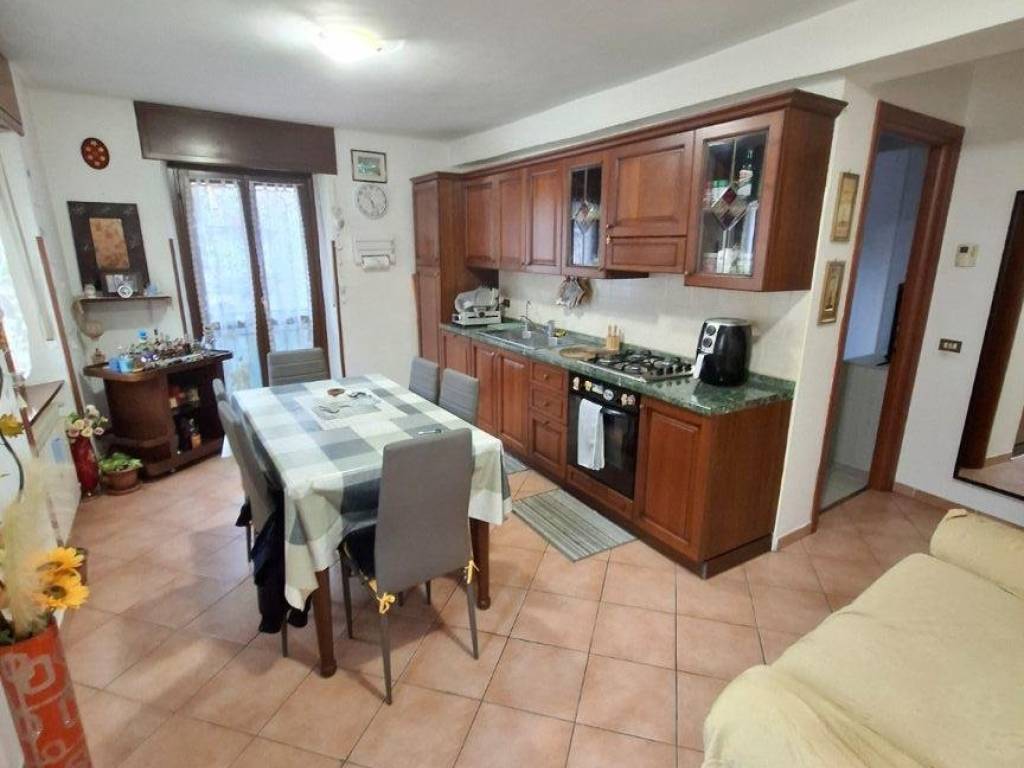 Appartamento a Lurate caccivio in Via Regina Margherita - Foto 5
