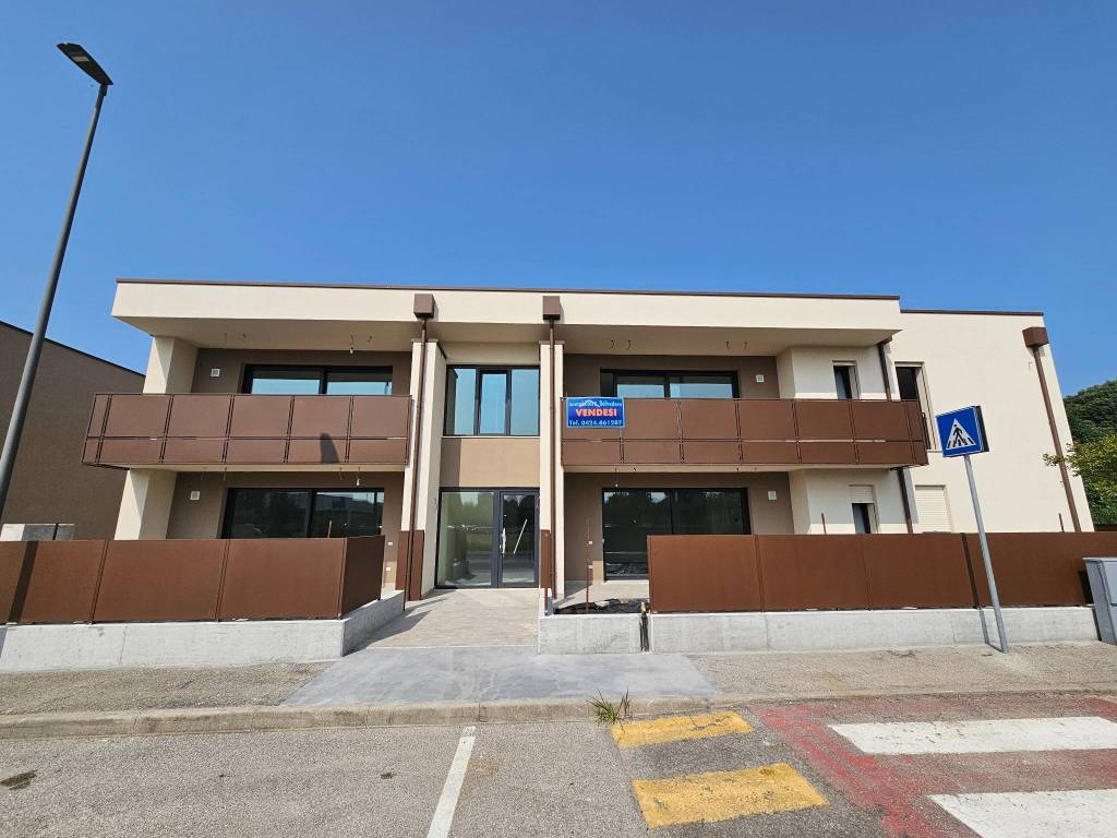 Appartamento a Tezze sul brenta in Via Col Moschin - Foto 2