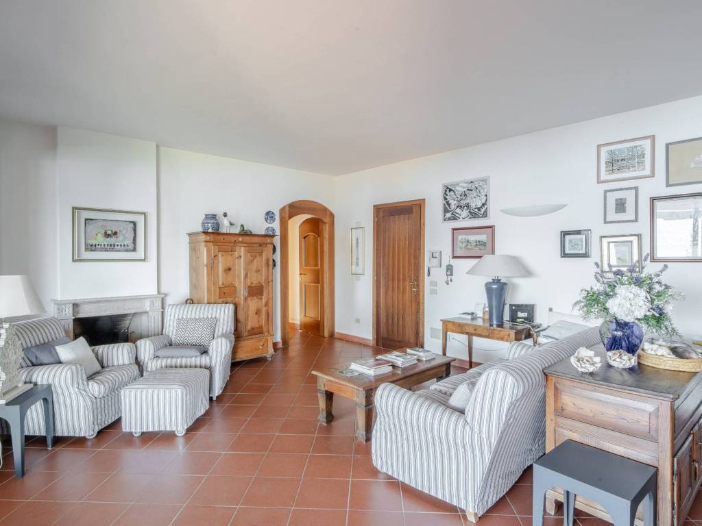 Appartamento a Torri del benaco in Via Gardesana - Foto 3