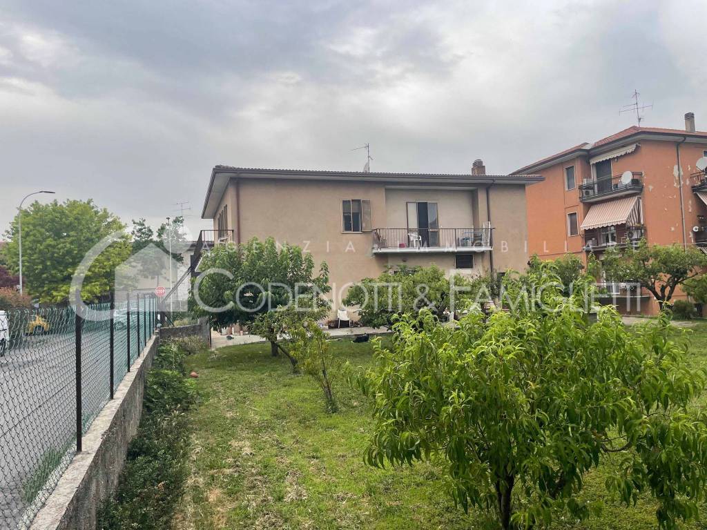Villa a Rezzato in Via Gioacchino Rossini, 9 - Foto 3