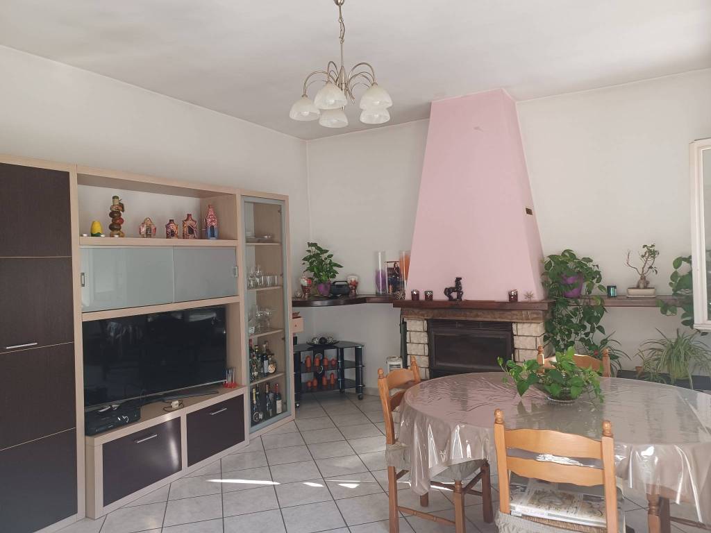 Appartamento a Casale corte cerro in Via Novara, 61 - Foto 2