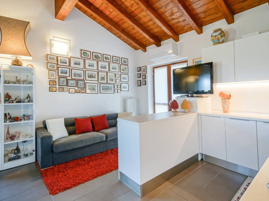Appartamento a Castello di brianza in Via dei Cacciatori, 23 - Foto 3