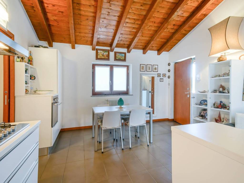 Appartamento a Castello di brianza in Via dei Cacciatori, 23 - Foto 4