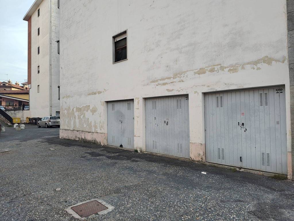 Box / garage a Gassino torinese in Via Pasubio, 2 - Foto 2