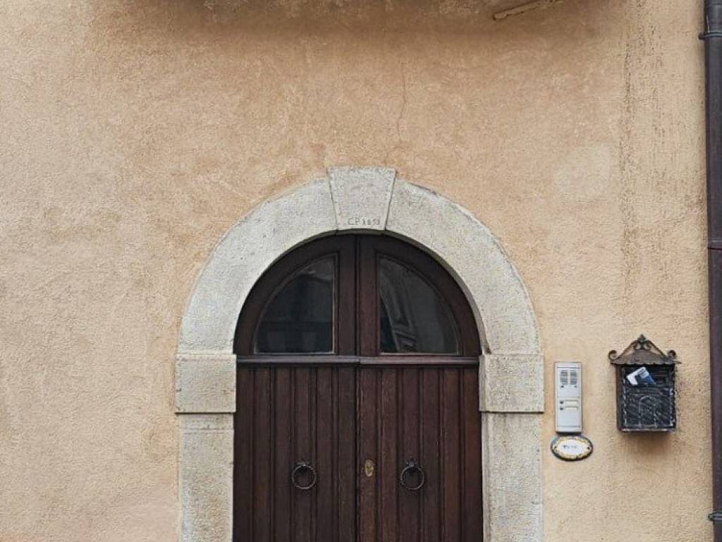 Casa indipendente a Alfedena in Via Giuseppe De Amicis, 60 - Foto 2