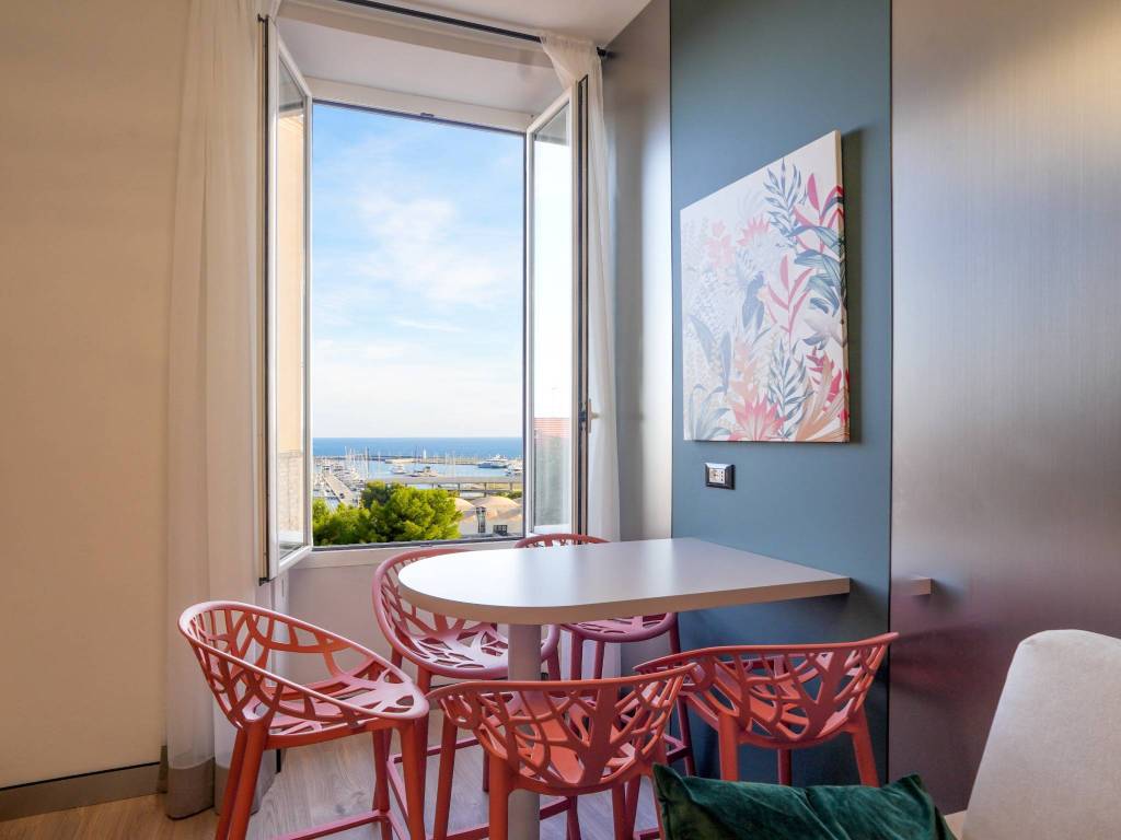 Appartamento a Imperia in Viale Giacomo Matteotti, 38 - Foto 2