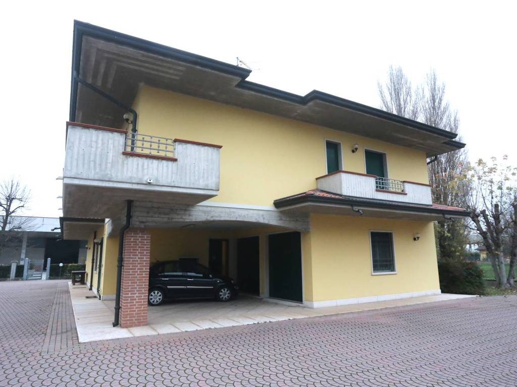 Villa a Roverbella in Via Fontane - Foto 4