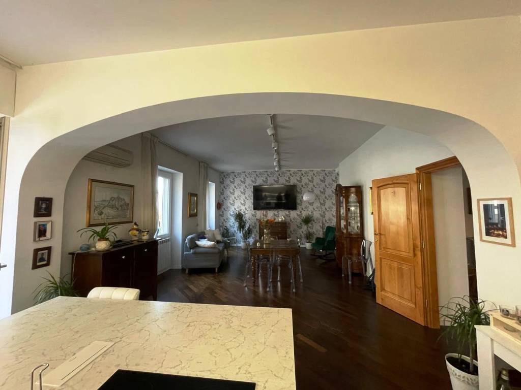 Appartamento a Sassari in Via Enrico De Nicola, 6 - Foto 2