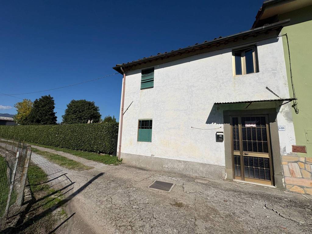 Casa indipendente a Coreglia antelminelli in Via di Coreglia, 128 - Foto 2