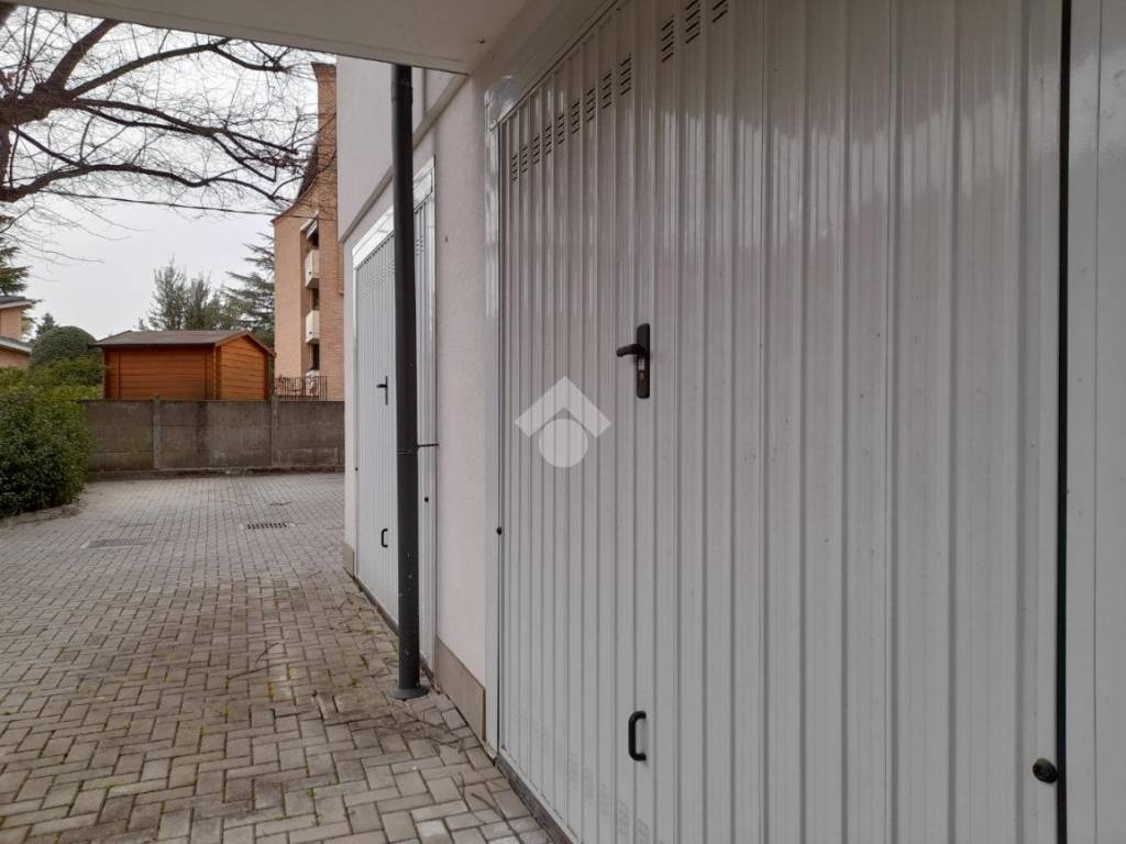 Box / garage a Gallarate in Via Pasquale Sottocorno, 41 - Foto 4