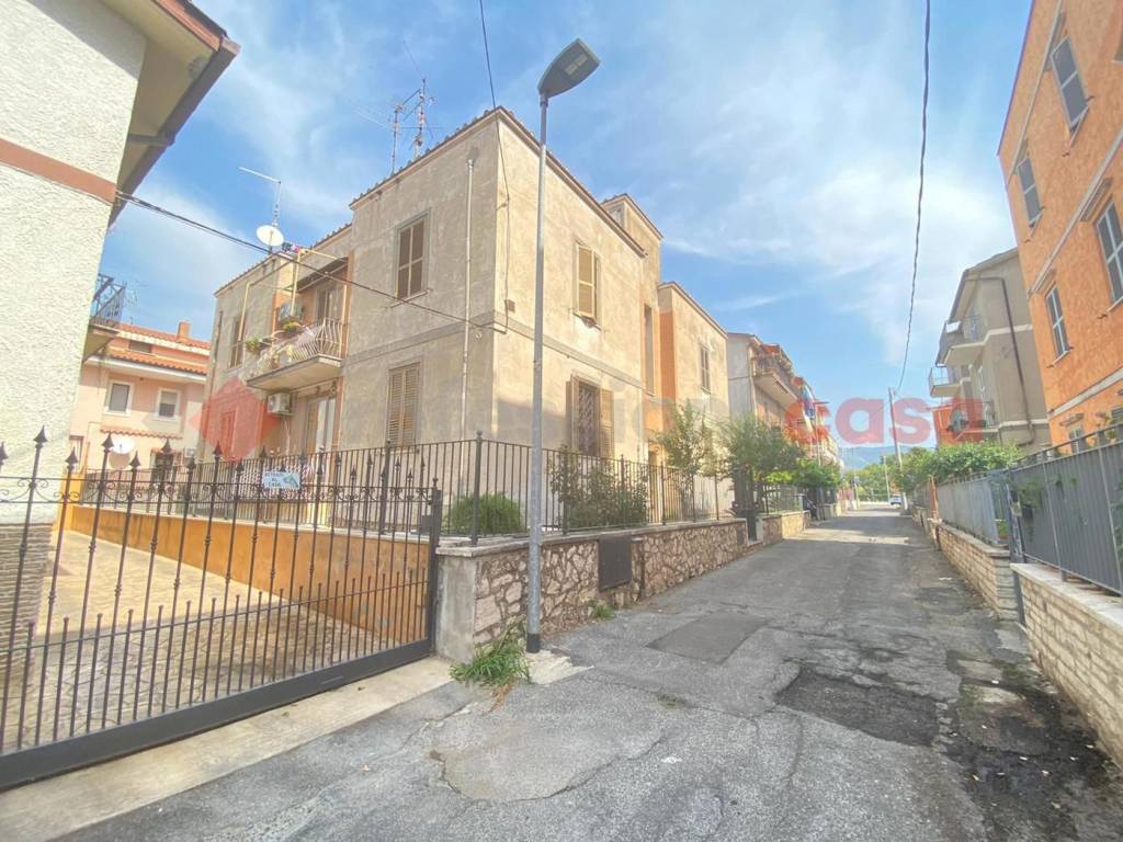 Appartamento a Guidonia montecelio in Via Fratelli Cairoli, 6 - Foto 2