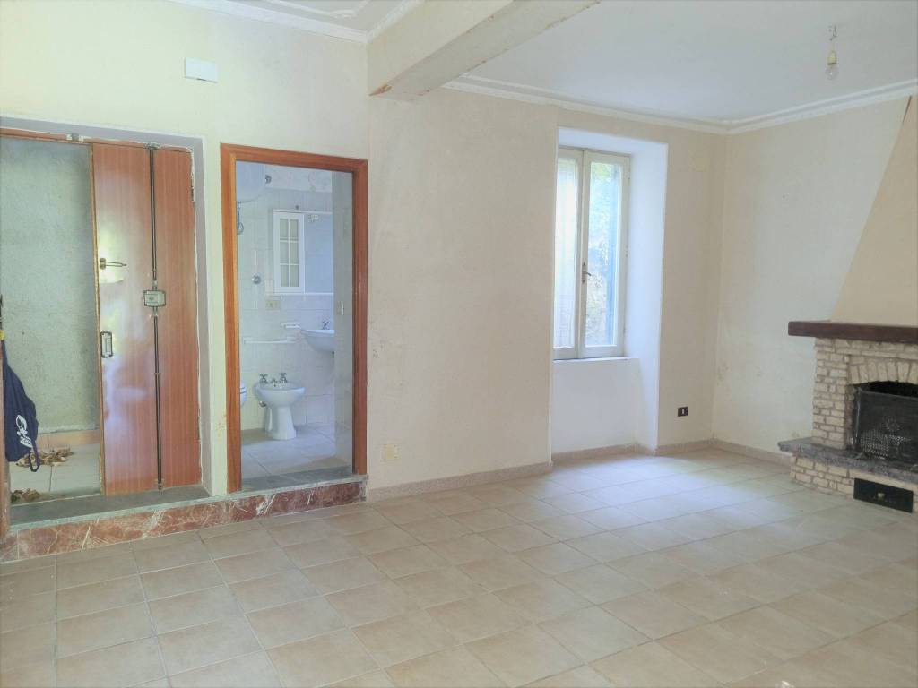 Appartamento a Caprarola in Viale Regina Margherita - Foto 3