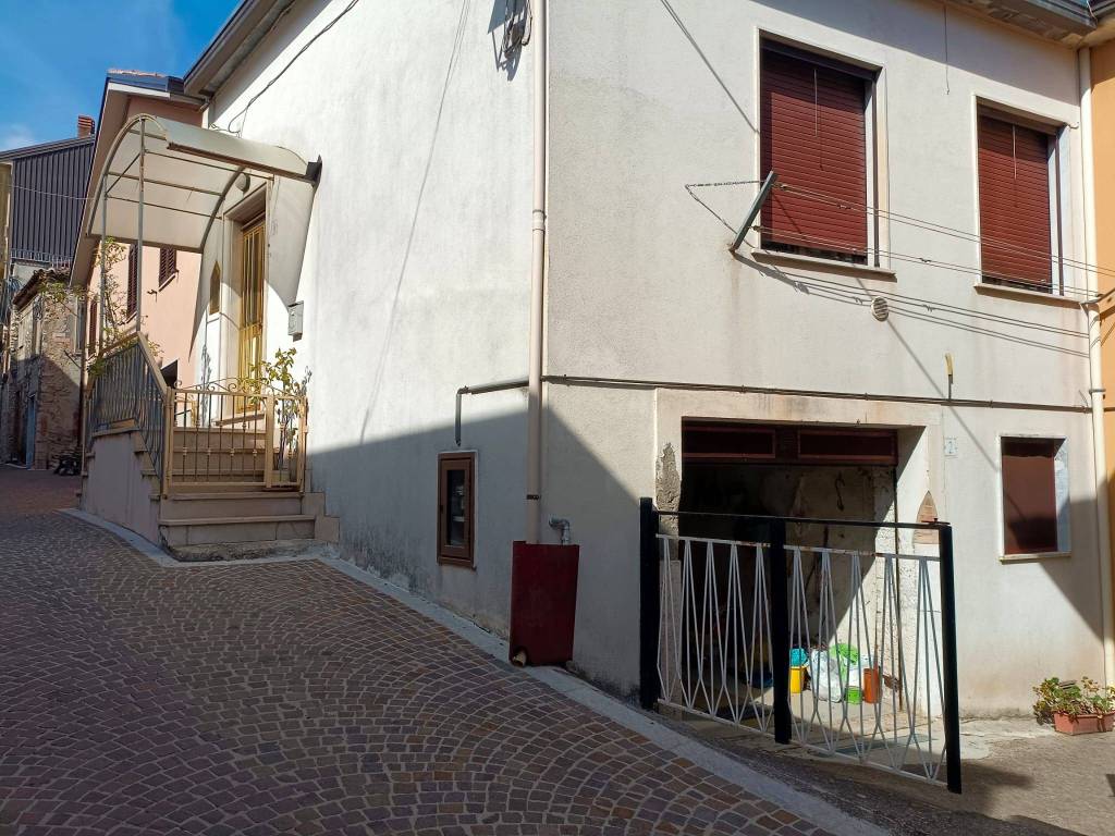 Casa indipendente a Lapio in Via Mola - Foto 2