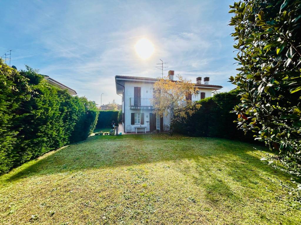 Villa a Villafranca di verona in Via Solferino - Foto 2