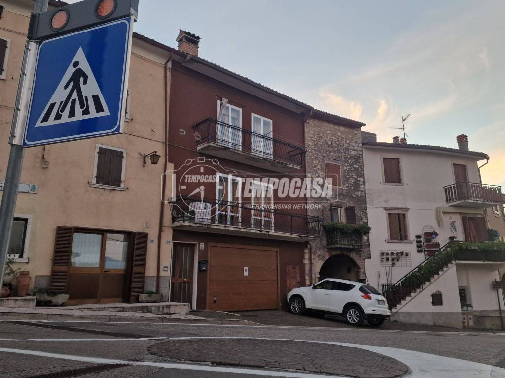 Appartamento a San zeno di montagna in Contrada San Zeno 26 - Foto 2