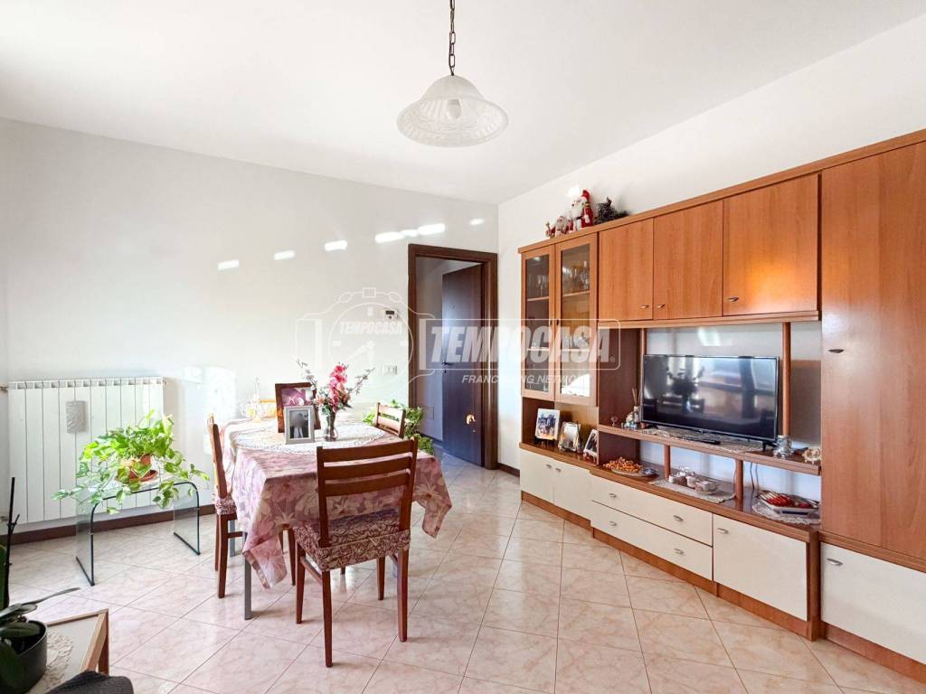 Appartamento a Crespiatica in Via Dante Alighieri 42 - Foto 2