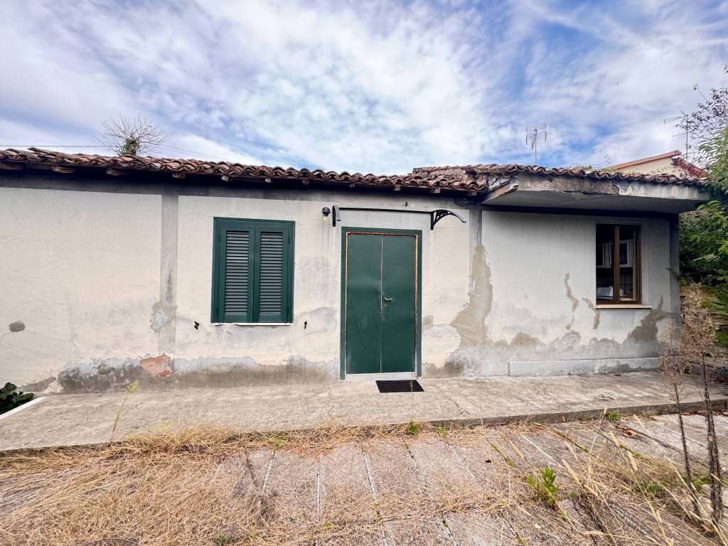 Rustico / casale a Frosinone in Via Lecce, 85 - Foto 3