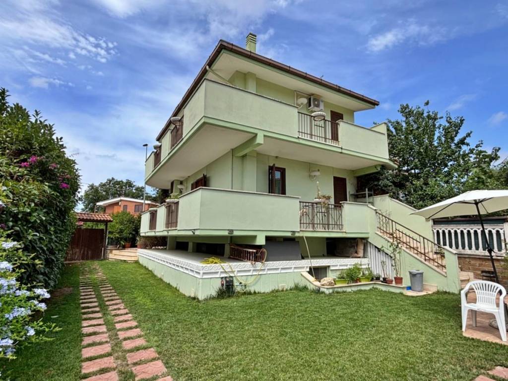 Villa a Cerveteri in Via Arcangelo Corelli, 42 - Foto 2