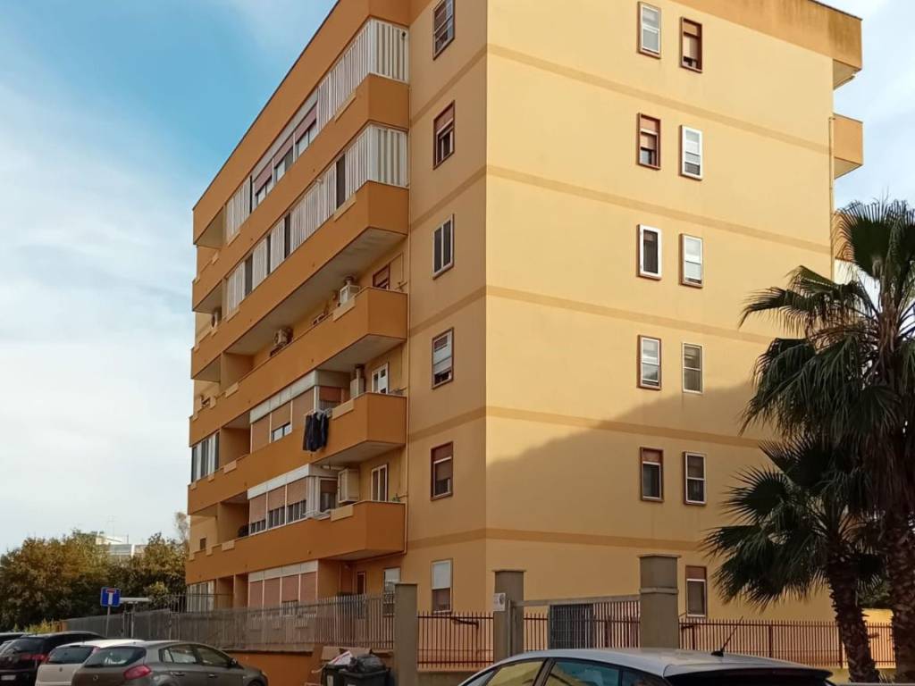 Appartamento a Brindisi in Via Angelo Lanzellotti, 10 - Foto 2