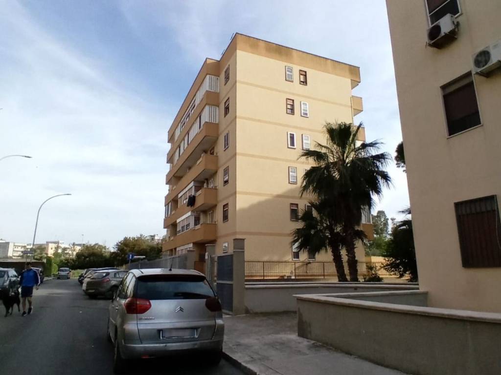 Appartamento a Brindisi in Via Angelo Lanzellotti, 10 - Foto 3