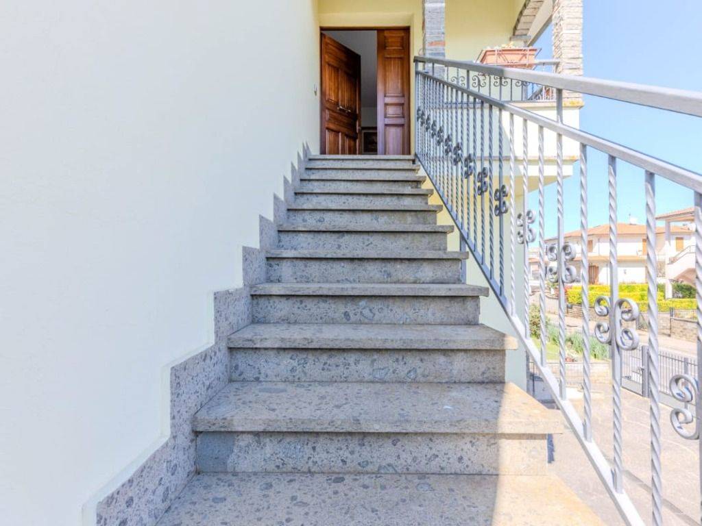 Appartamento a Capodimonte in Via San Sebastiano, 21 - Foto 2