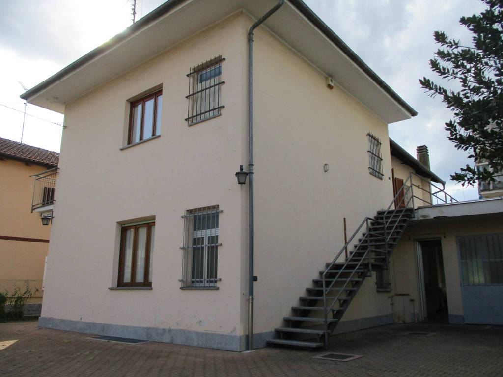 Villa a Orbassano in Via Luigi Einaudi, 7 - Foto 2