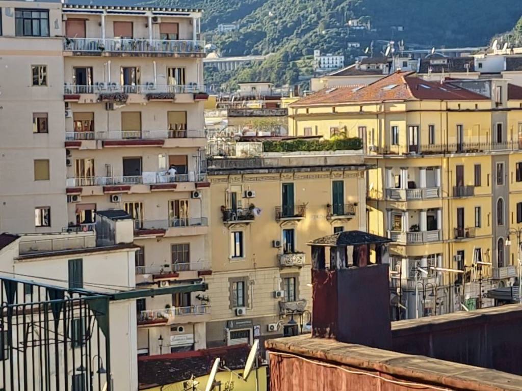 Appartamento a Salerno in Via Luigi Cacciatore, 3 - Foto 3