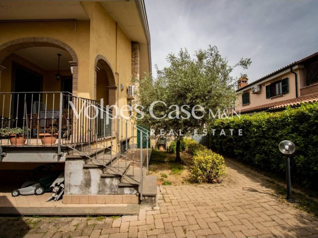Villa a Guidonia montecelio in Via Saracinesco - Foto 2