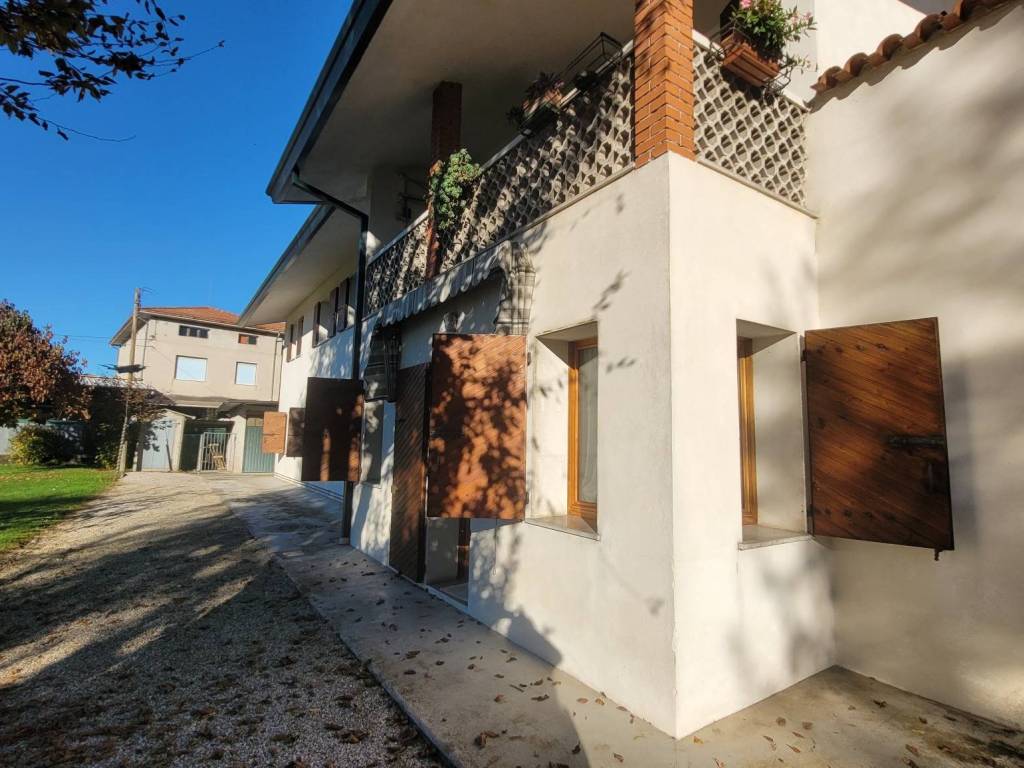 Appartamento a Brugnera in Via Morozzo della Rocca - Foto 2