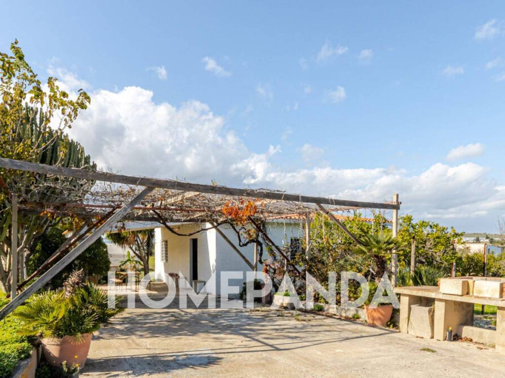 Villa a Noto in Strada di Bonifica N. 32 Cuba - Foto 2