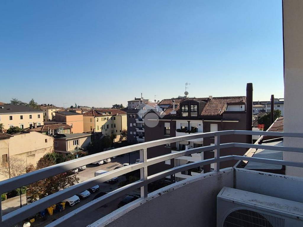 Appartamento a Montebelluna in Piazza bellona - Foto 2