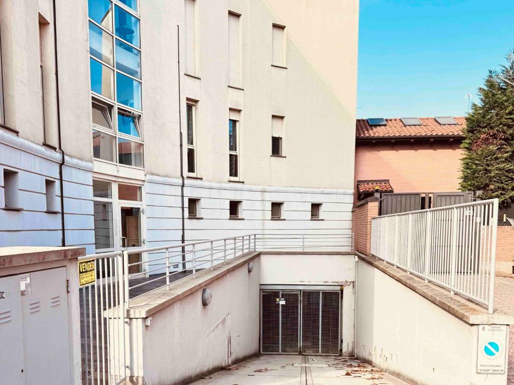 Box / garage a Bologna in Via del Triumvirato, 40 - Foto 2