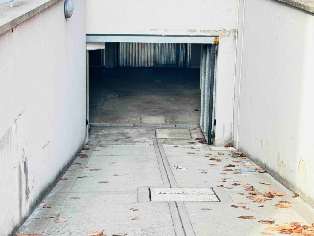 Box / garage a Bologna in Via del Triumvirato, 40 - Foto 4