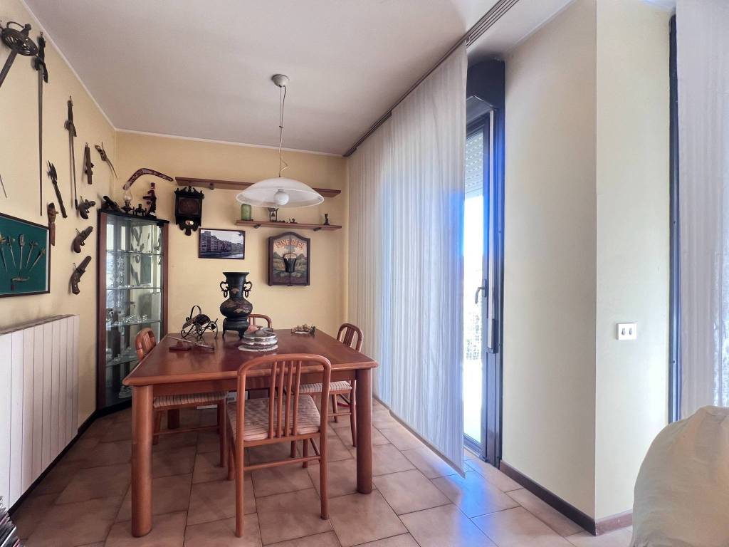 Appartamento a Saronno in Via Padre Giovan Battista Busnelli, 77 - Foto 4