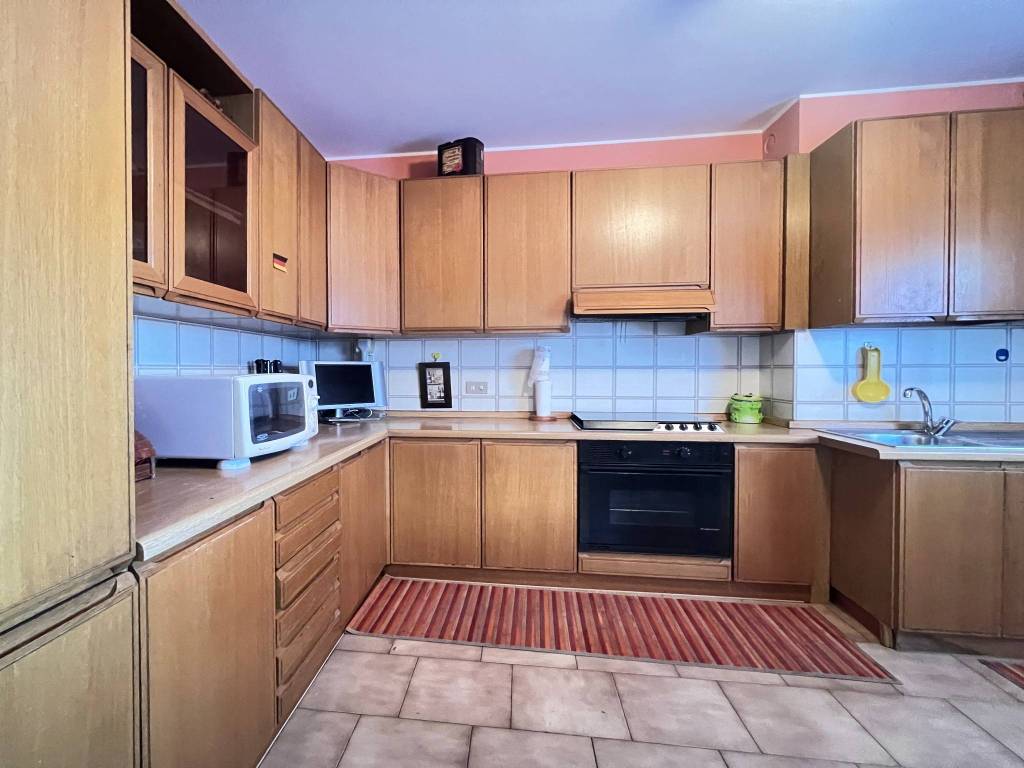 Appartamento a Saronno in Via Padre Giovan Battista Busnelli, 77 - Foto 5
