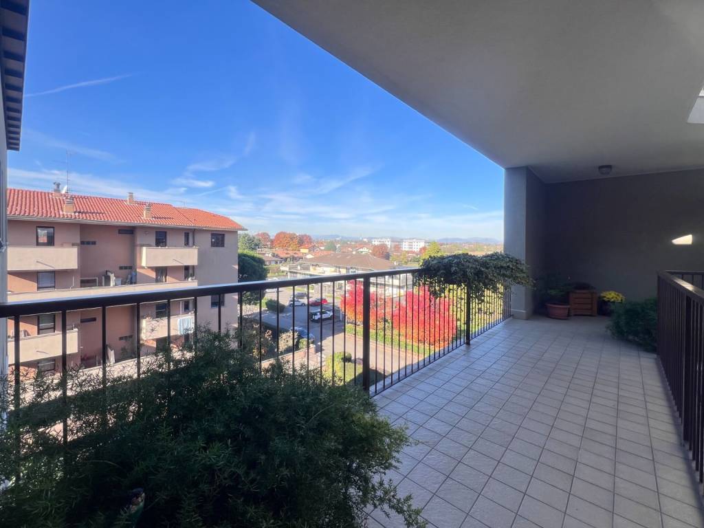 Appartamento a Saronno in Via Padre Giovan Battista Busnelli, 77 - Foto 3