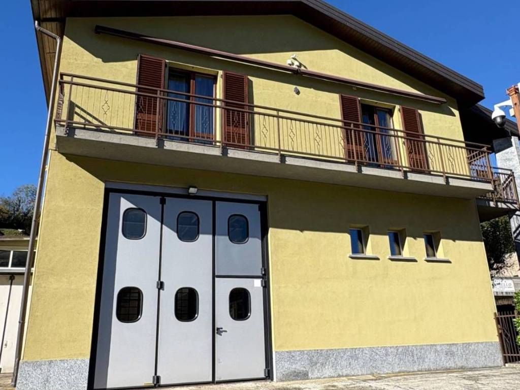 Palazzo / stabile a Valbrona in Via Roma, 86 - Foto 5