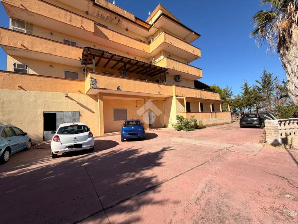 Appartamento a Crotone in VIA REPUBLICA CECA, 10 - Foto 4