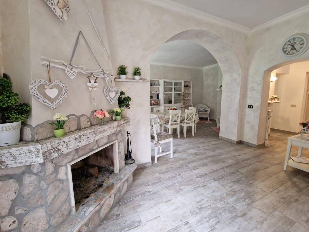 Villa a Labico in Via Colle Girone, 34 - Foto 3