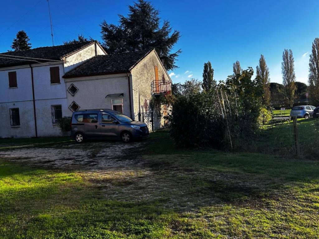 Villa a Ferrara in Via Palmirano, 13 - Foto 3