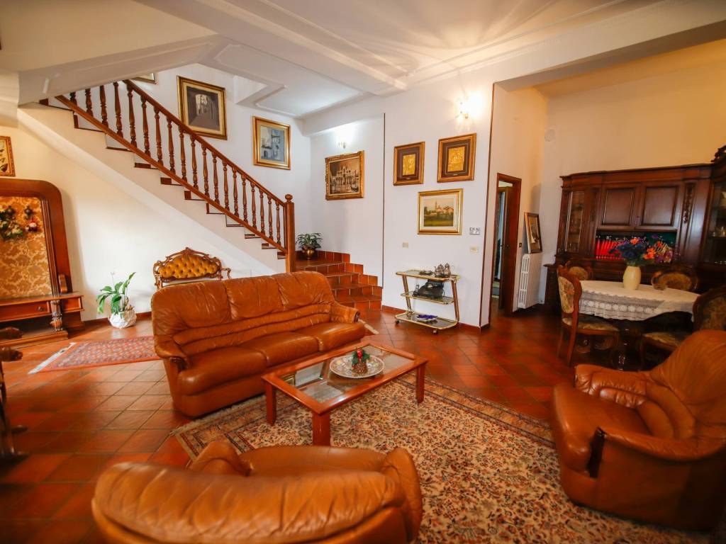 Casa indipendente a Montanaro in Via Giovanni Cena, 2 - Foto 2