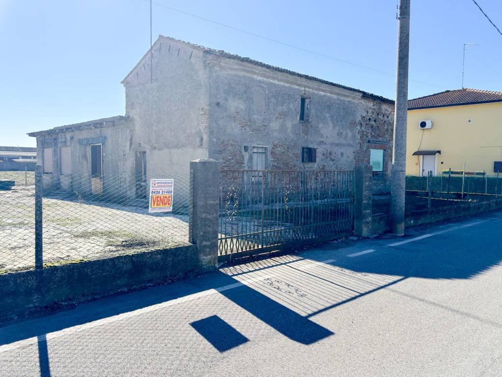 Casa indipendente a Corbola in Via Garzara - Foto 2