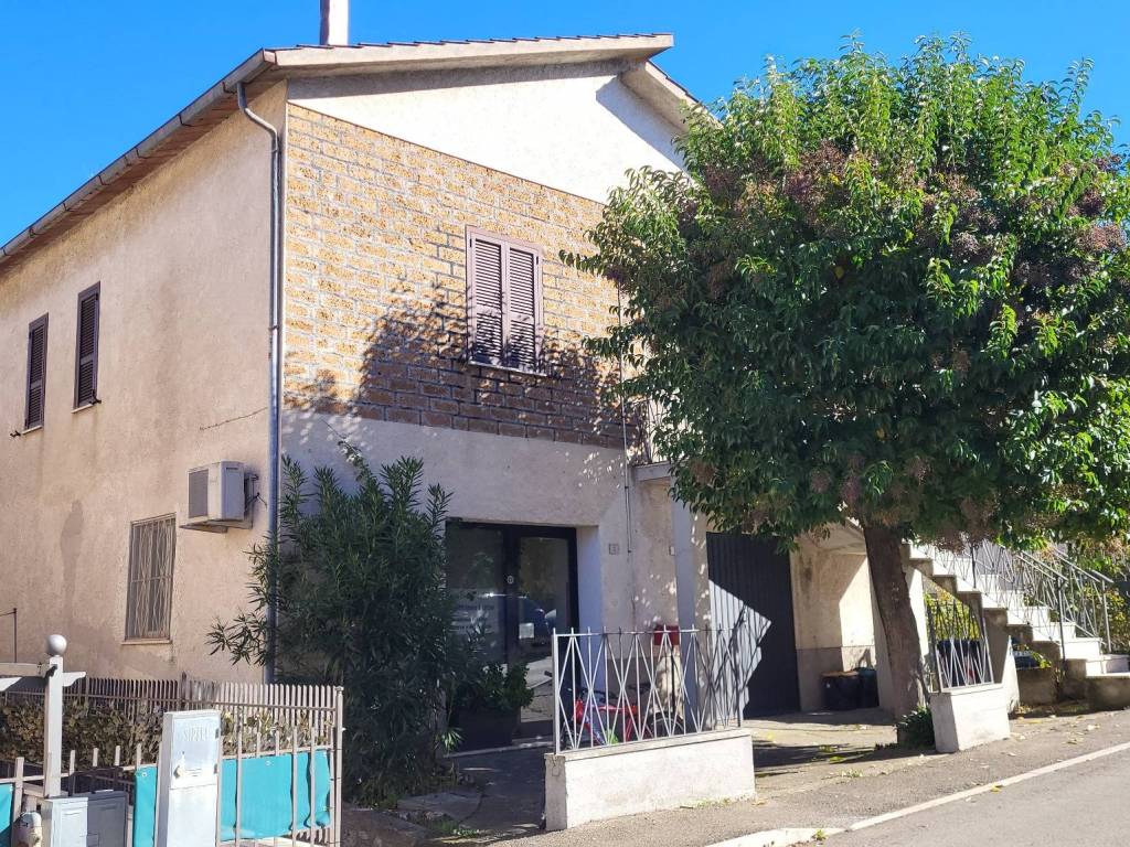 Casa indipendente a Penna in teverina in Via Alessandro Manzoni - Foto 2