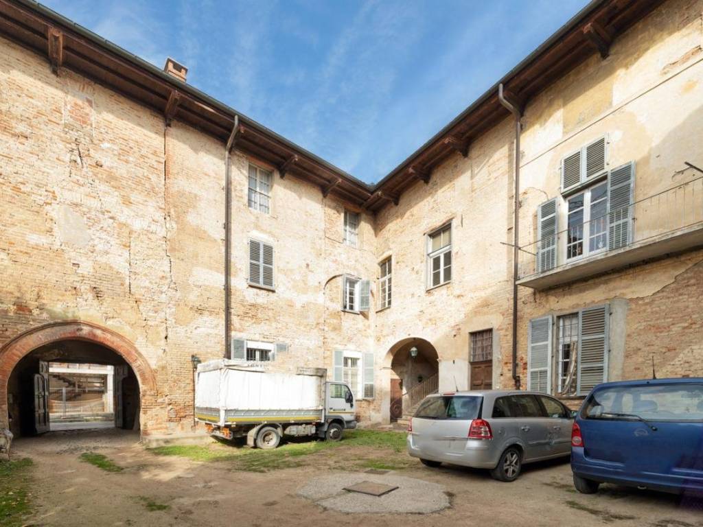 Appartamento a Chieri in Via principe amedeo, 3 - Foto 2