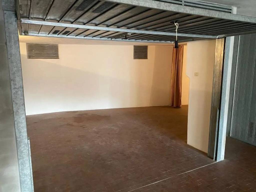 Box / garage a Loano in Via Mantova No Number - Foto 2