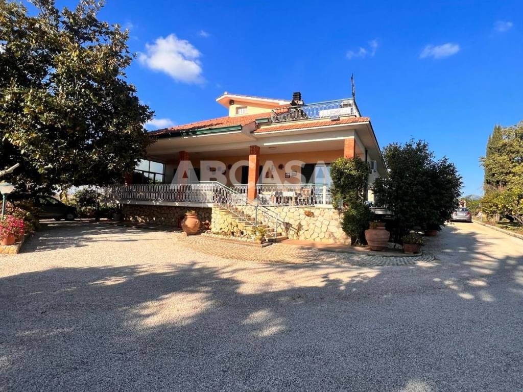 Villa a Cisterna di latina in Via del Mandorlo - Foto 3