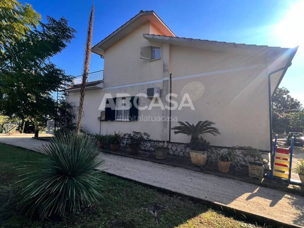 Villa a Cisterna di latina in Via del Mandorlo - Foto 4
