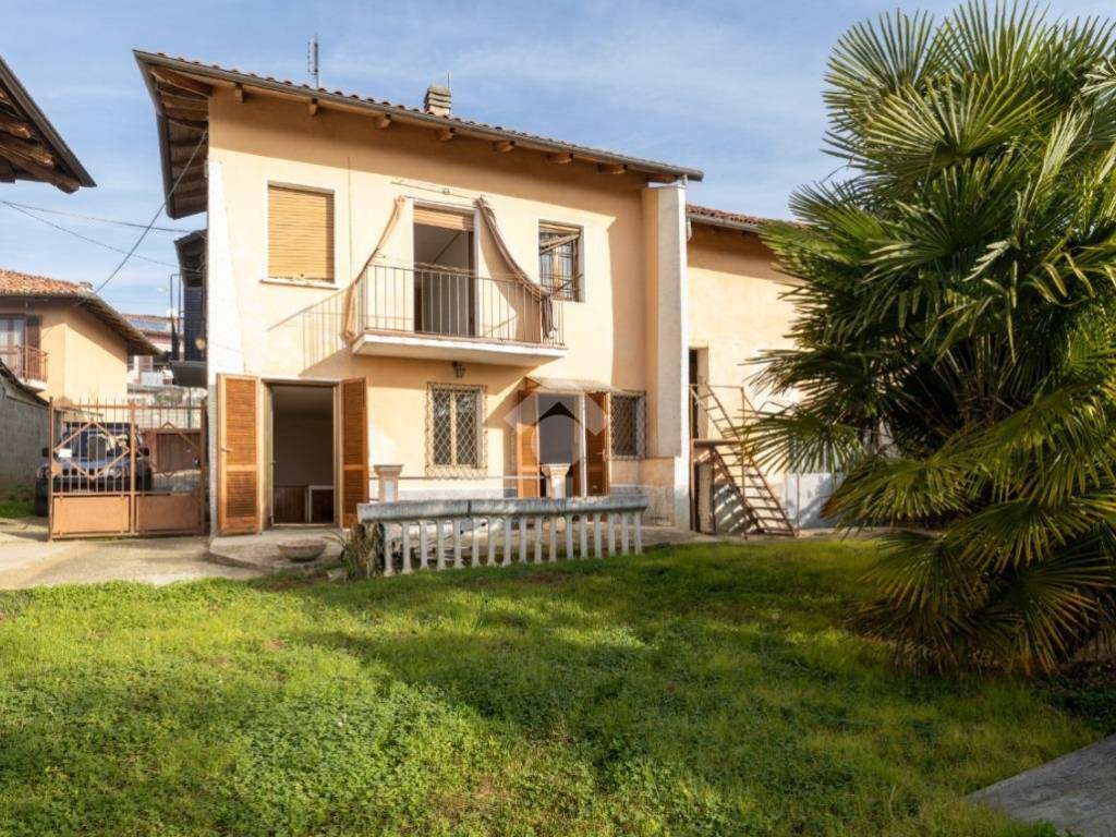 Casa indipendente a Arignano in Via mario graffi, 9 - Foto 2